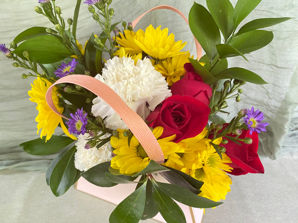 The Signature Cove Florals, FREE DELIVERY